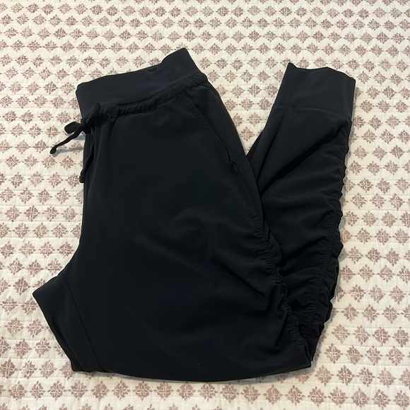 Athleta Attitude Black Jogger Yoga Workout Pants Size 6 - Picture 11 of 17